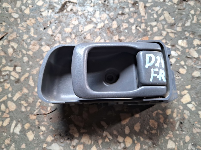Ручка передней двери внутренняя, правая 806702S410 NISSAN