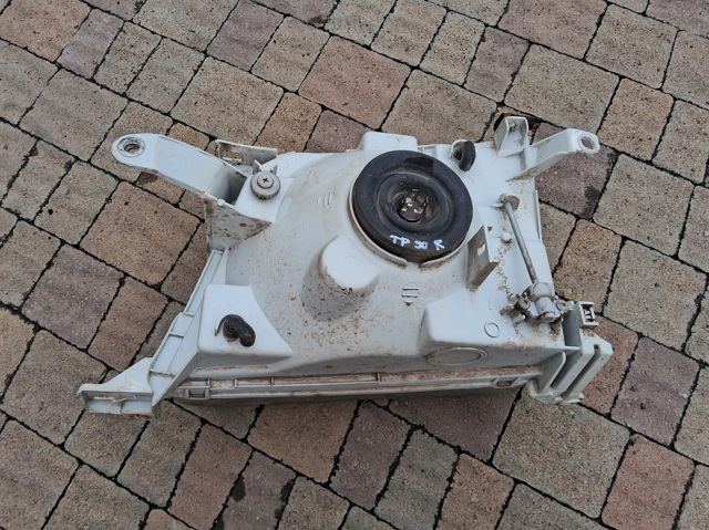 811106A130 TOYOTA Фара правая купить в Павлоград