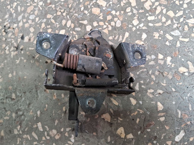 HYUNDAI 8113026000 Замок капота в наличии Каменское