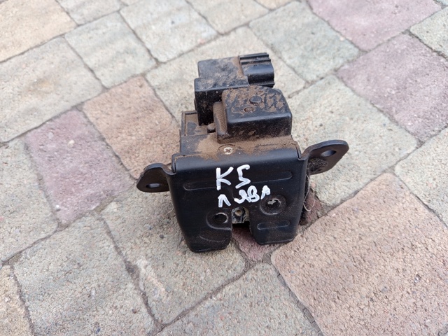 Замок крышки багажника 812303W000 HYUNDAI