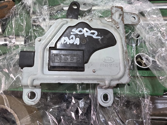 Замок и ручка двери задка 812403E000 HYUNDAI