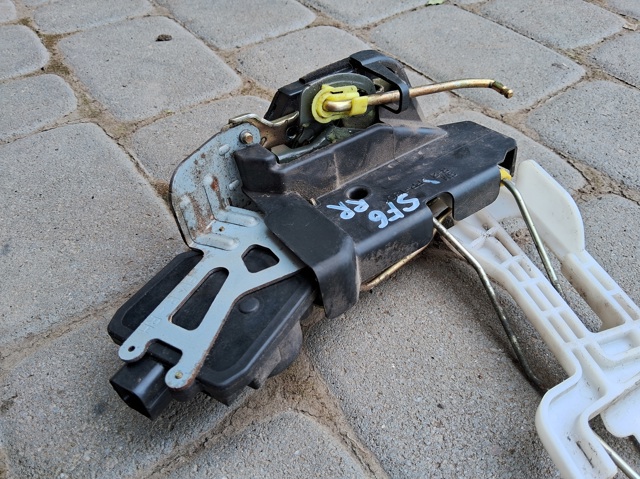 8142026000 Замок двери задней правой купить Сумы