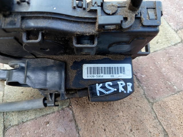 HYUNDAI 814203U000 Замок двери задней правой в наличии Ровно