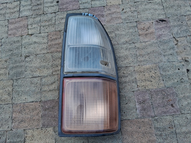 Задняя правая фара 8155160600 TOYOTA