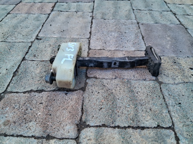 SUZUKI 8181065D00 Ограничитель двери в наличии Киев