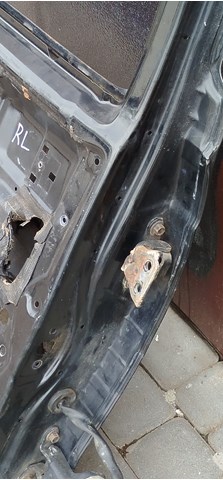 Петля двери задней левой 824013S300 NISSAN