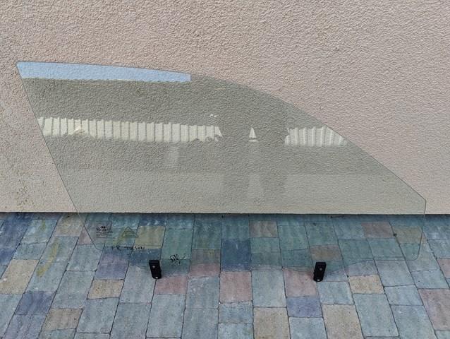 Стекло передней двери, правой 824202E030 HYUNDAI