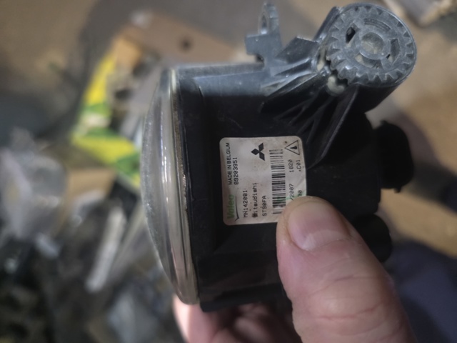 Фары противотуманные 8321A097 MITSUBISHI