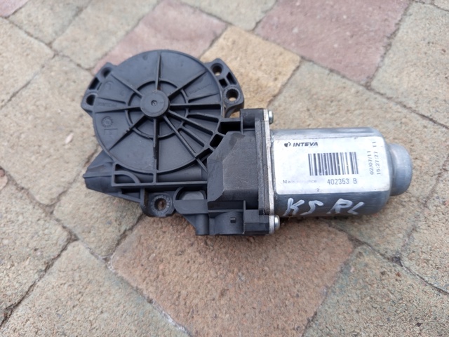 Моторчик стеклоподъемника двери задней, левой 834503W000 HYUNDAI