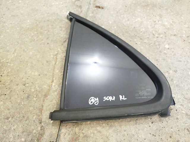 Стекло-форточка двери, задней, левой 835613E010 HYUNDAI