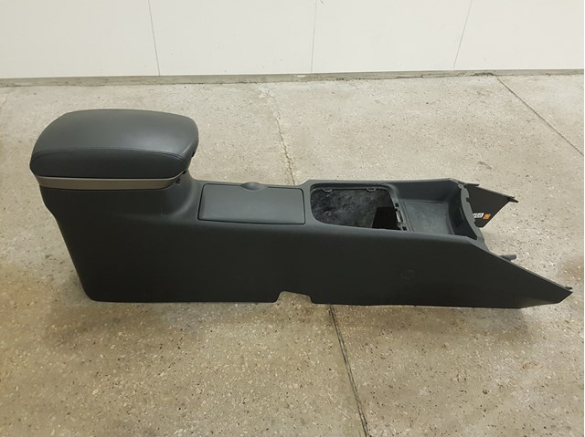 Центральная консоль торпеды 846112G000VA HYUNDAI
