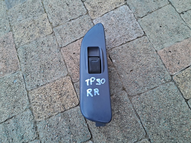 Кнопка стеклоподъемника передняя правая 8481032070 TOYOTA