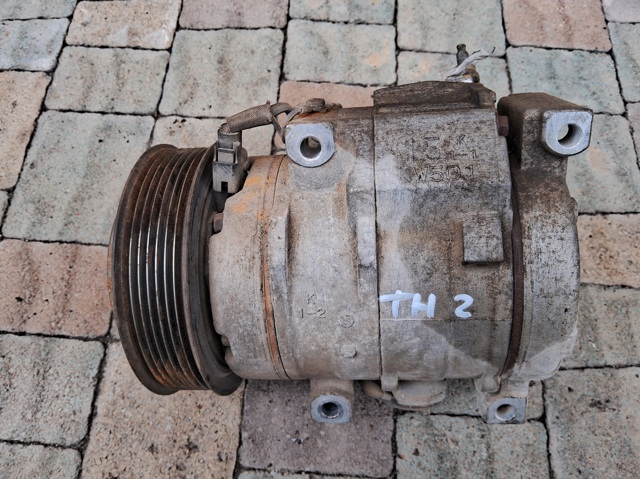 Компрессор системы кондиционирования 8832035680 TOYOTA