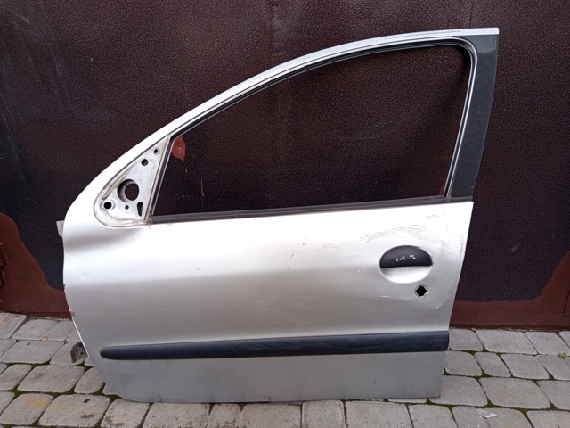 Передняя левая дверь 9002K5 PEUGEOT