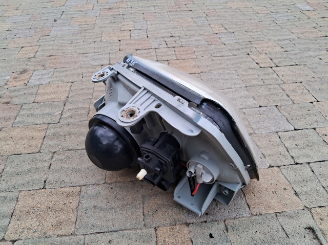 HYUNDAI 9210226025 Фара правая в наличии Черкассы
