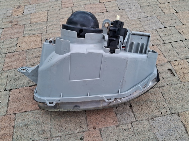 HYUNDAI 9210226025 Фара правая в наличии Ирпень
