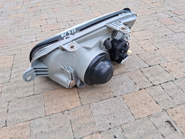 HYUNDAI 9210226025 Правая фара в наличии Кривой Рог