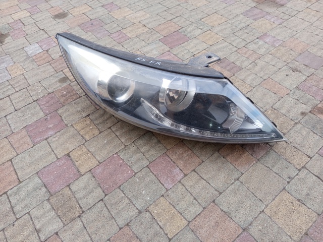 Вставка фары правой 921023W121 HYUNDAI