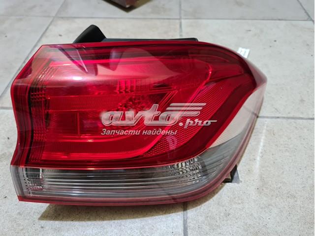 Задний правый внешний фонарь 92402G4000 HYUNDAI
