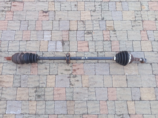 Полуось передняя, правая 93184256 OPEL