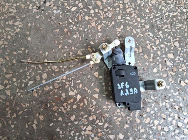 9575026000 HYUNDAI Мотор-привод открытия/закрытия замка багажника (двери 3/5-й задней) купить в Николаев
