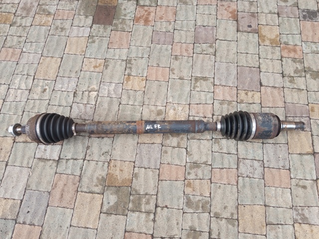 Полуось передняя, правая A1633300501 MERCEDES