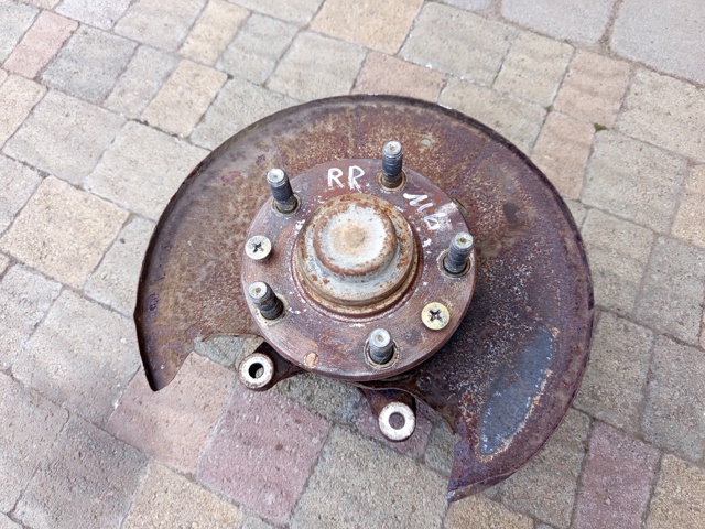 Кулак поворотный правый G21B261A1 MAZDA