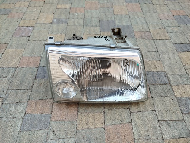 Вставка фары правой HR804250 HYUNDAI
