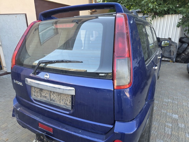 Задняя дверь Nissan X-Trail