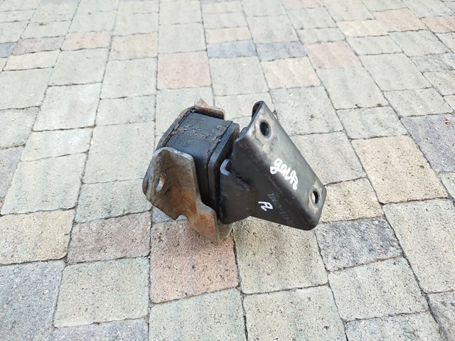 Правая подушка двигателя MB581801A HYUNDAI