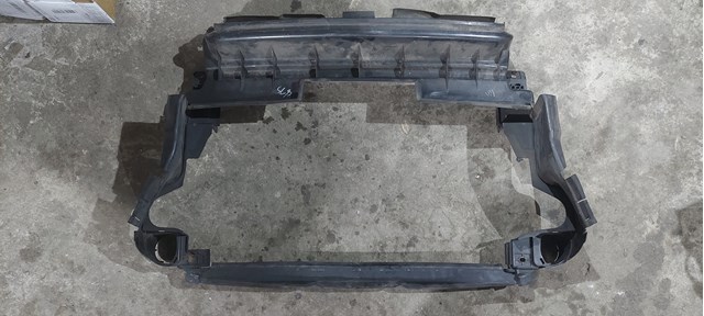 Воздуховод радиатора 1645000116 MERCEDES