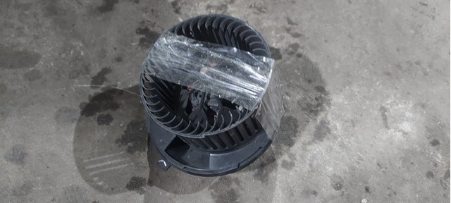 Мотор вентилятора печки (отопителя салона) 1K1819015C