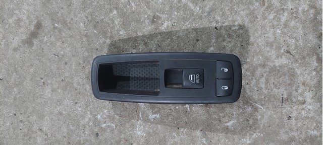 Кнопки переднего правого стекло подъемника 68228155AA CHRYSLER