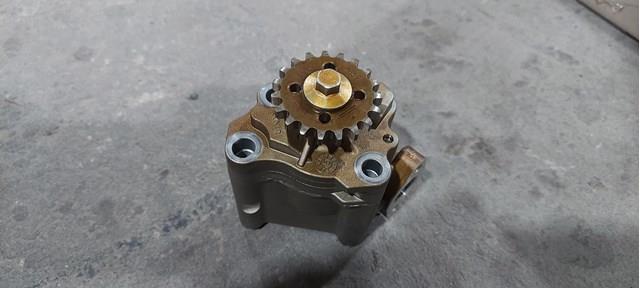 Масляный насос 8E5G6600AE FORD