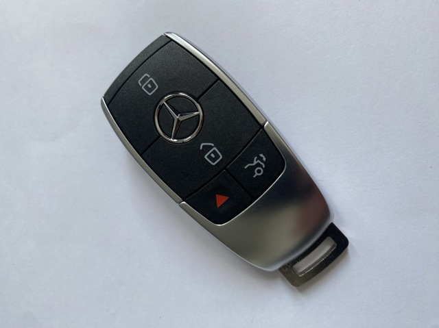 Ключ замка зажигания A1779057104 MERCEDES