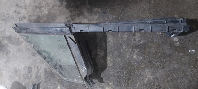 Стекло-форточка двери, передней, левой GS7Z5421401A FORD