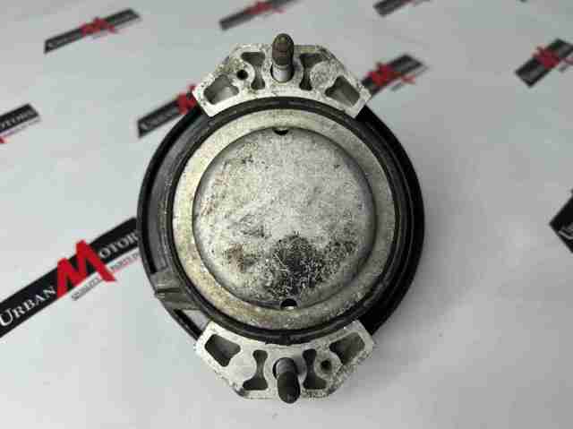 Правая опора двигателя 22116771918 BMW