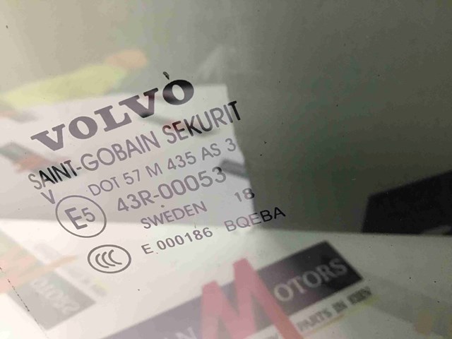 Стекло заднее левое 32244975 VOLVO