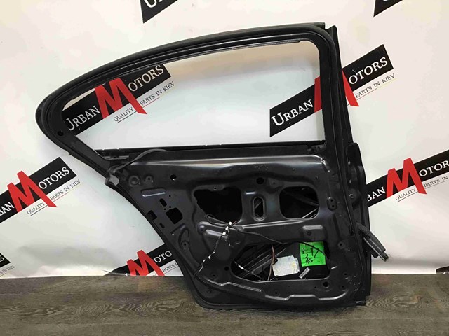 Дверь пассажирская задняя левая 41007206113 BMW