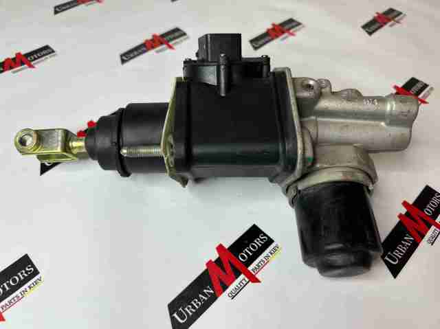 Цилиндр главный тормоза (гидротормозов) A0004300312 MERCEDES
