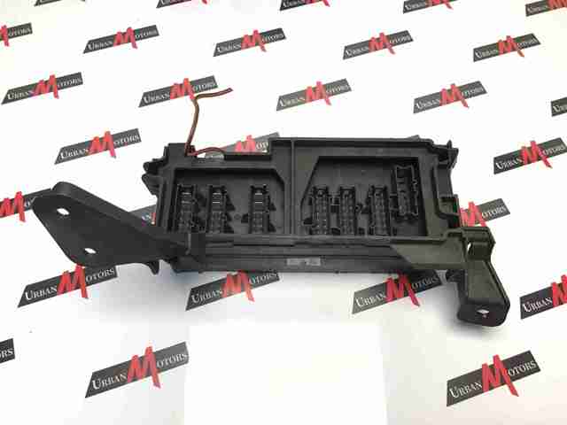 Панель предохранителей A1645451740 MERCEDES