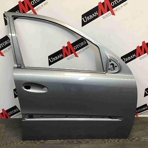 Пассажирская передняя дверь A1647201005 MERCEDES
