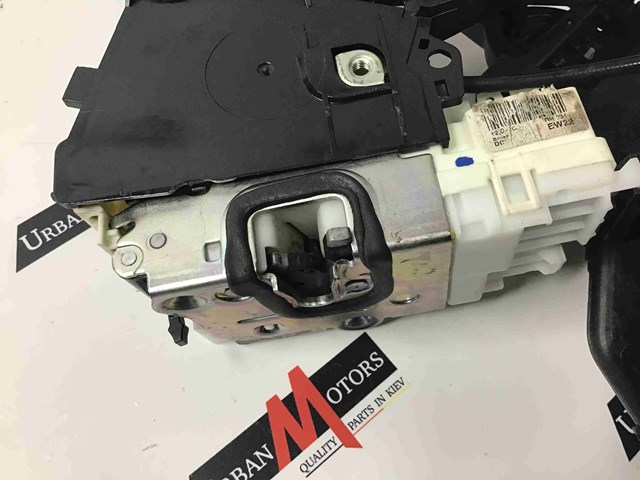 Дверной замок передний правый A1647201535 MERCEDES