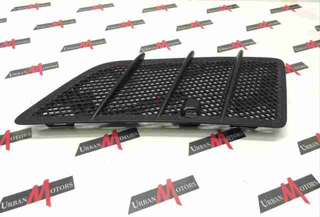 MERCEDES A1648804305 Решетка капота в наличии Чернигов