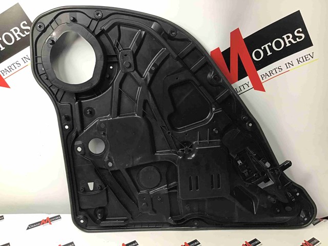  Механизм стеклоподъемника правой задней двери A1667309001 MERCEDES