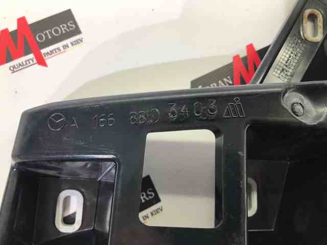 Правое крепление заднего бампера A1668803403 MERCEDES