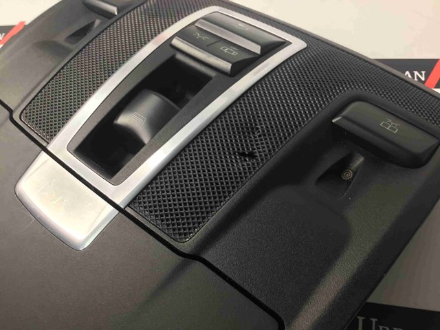 Плафоны внутреннего освещения A1669062301 MERCEDES