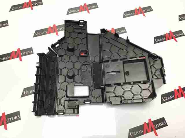Панель предохранителей A2135400750 MERCEDES