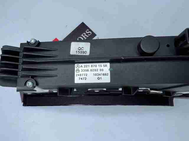 Блок кнопок центральной консоли A2218701558 MERCEDES