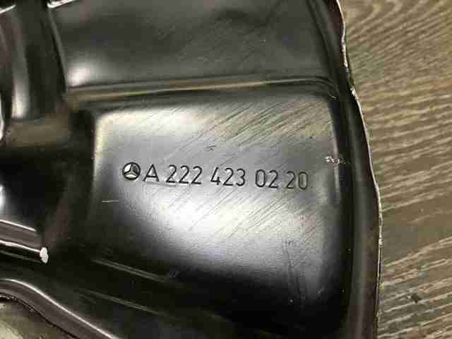 Кулак поворотный правый A2223501041 MERCEDES
